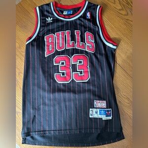 Men’s Adidas Scotty Pippen Chicago Bulls basketball jersey #33